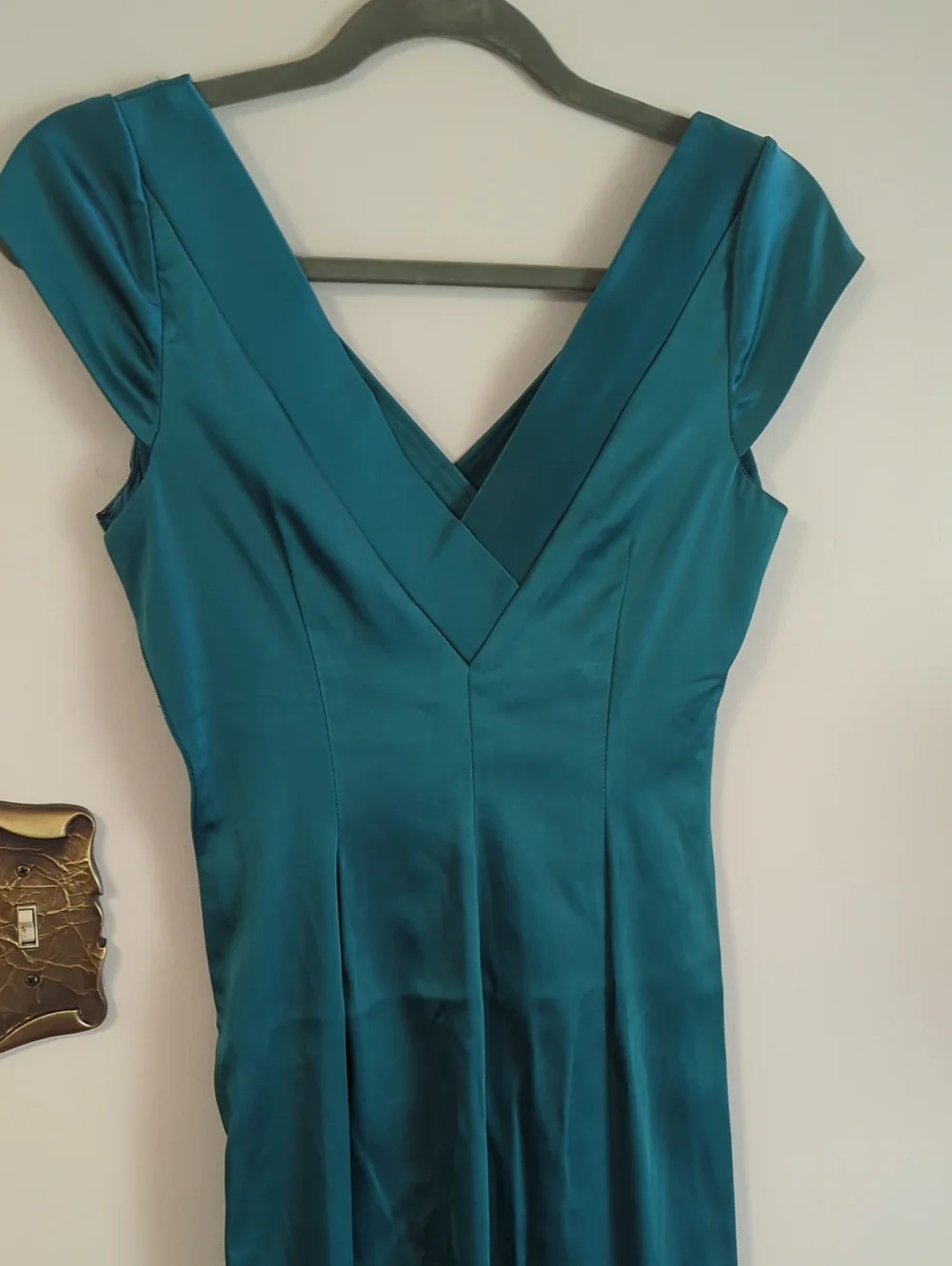 Elegant Teal V-Neck Cocktail Dress - Women's - Picture 4 of 4